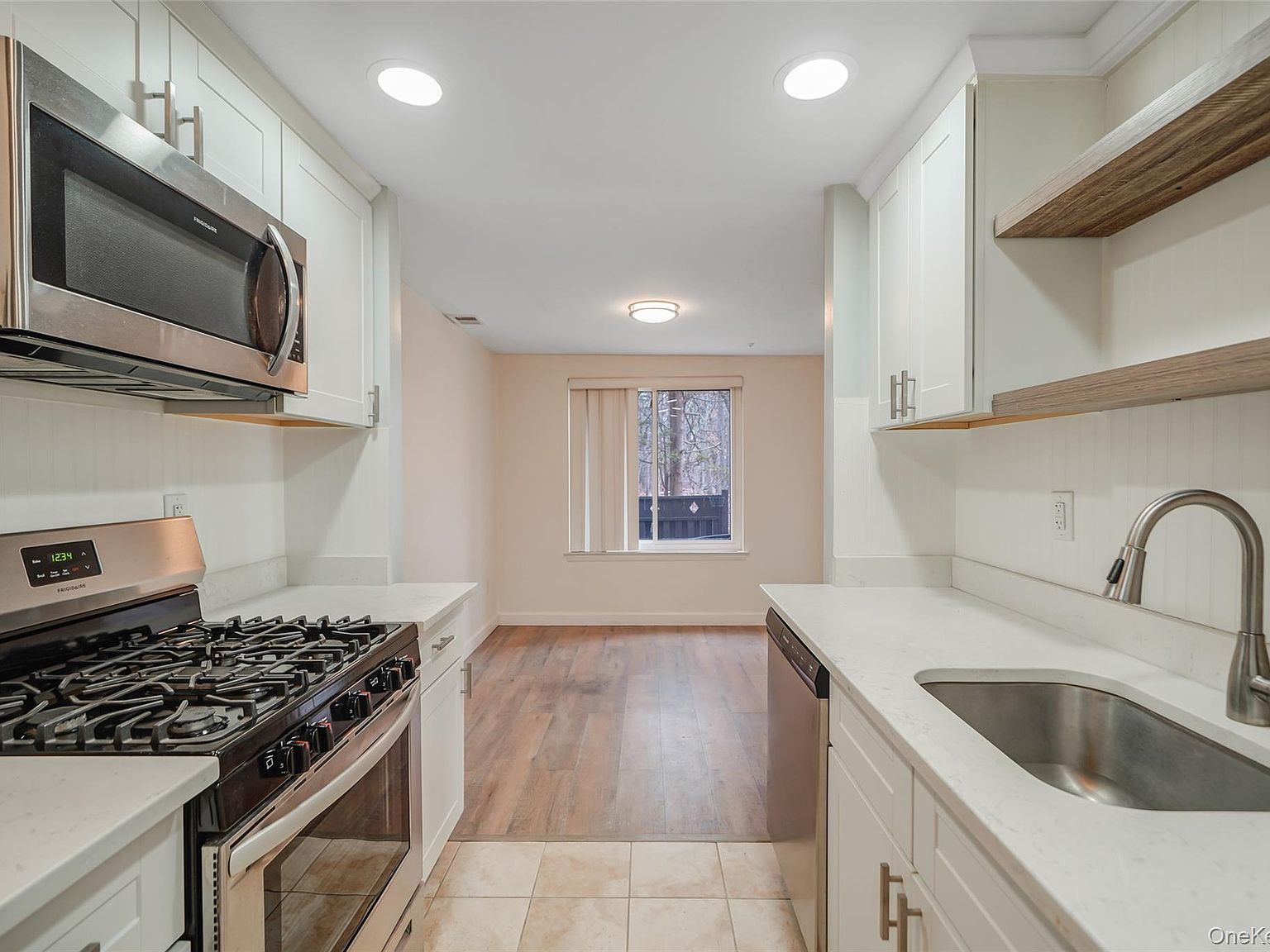 103 Birchwood Rd Medford, NY 11763  | Condominium