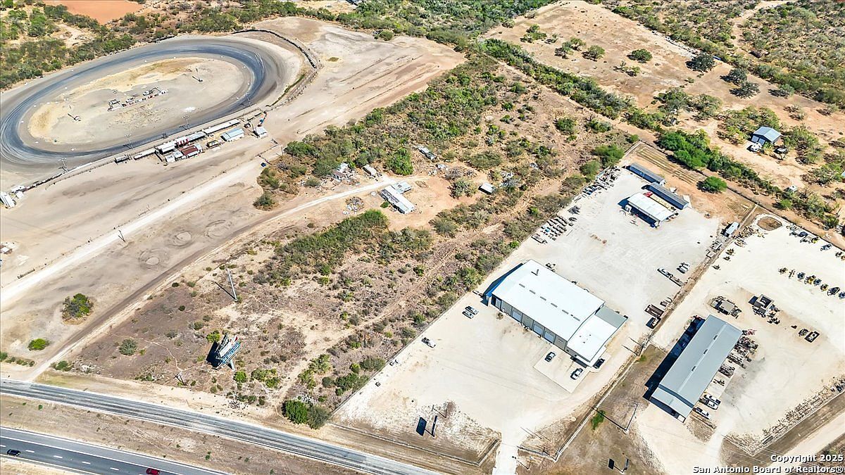 215859 Interstate Highway 37 Pleasanton, TX 78064  | Land/Lot