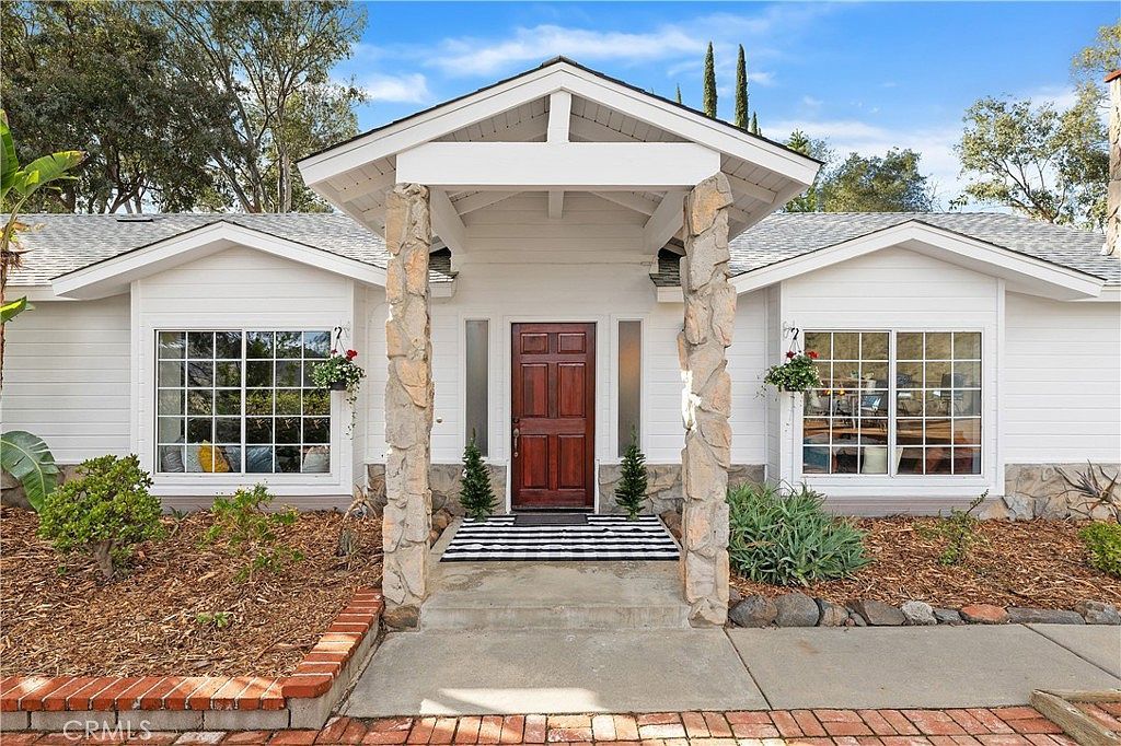 10526 Rainbrook Dr Fallbrook, CA 92028  | Single Family