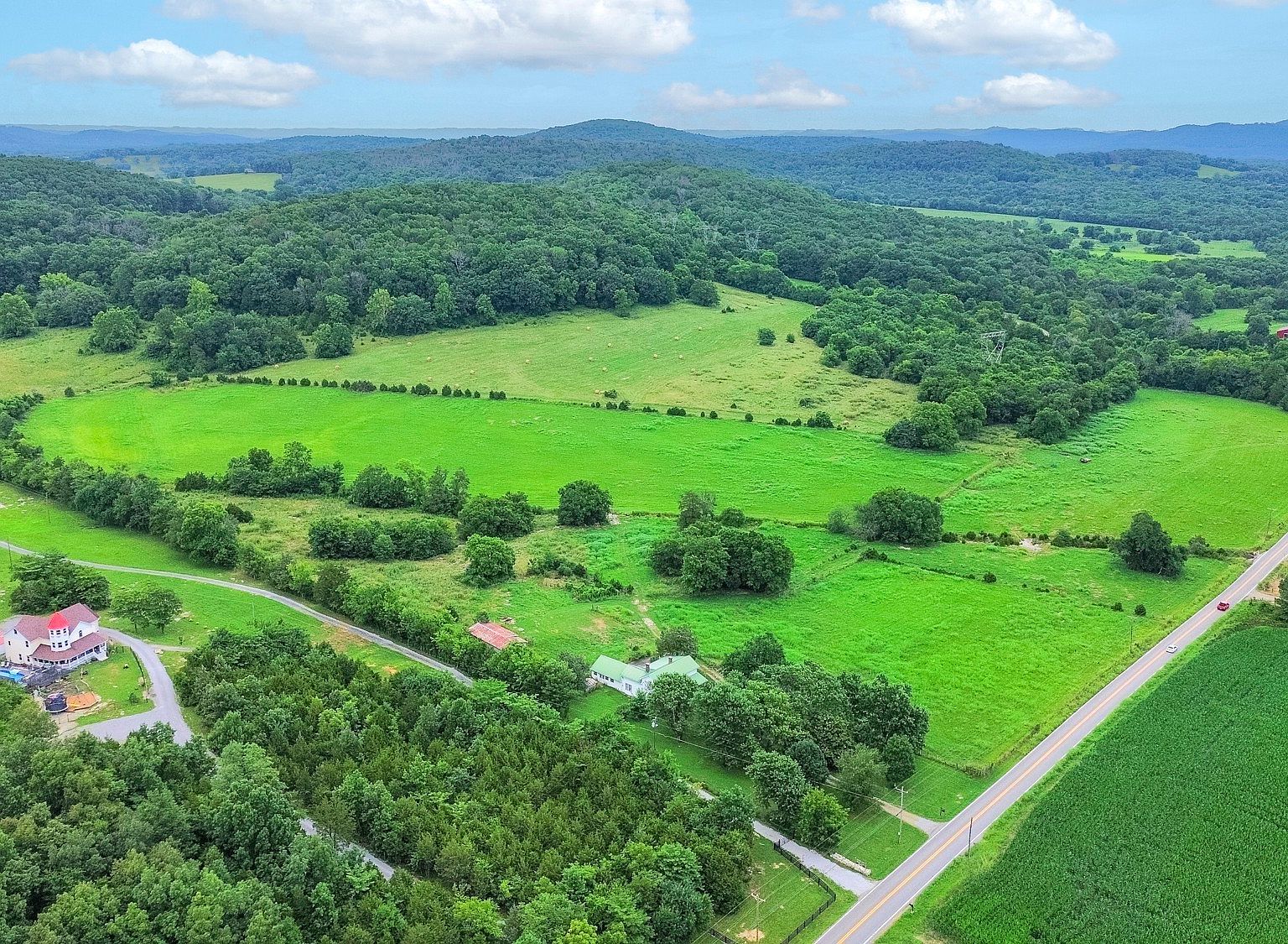 6677 Trousdale Ferry Pike Lebanon, TN 37090 | Single Family