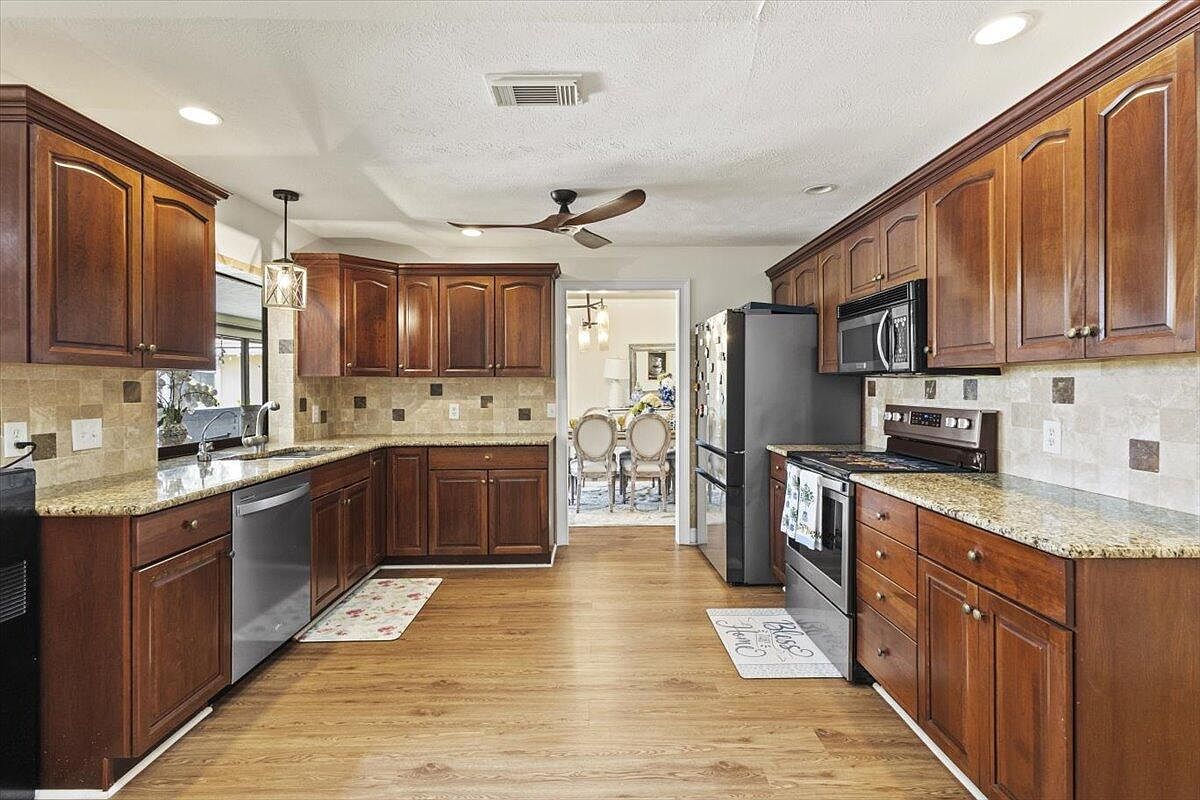 1345 SW Cedar Cv E Port Saint Lucie, FL 34986  | Single Family