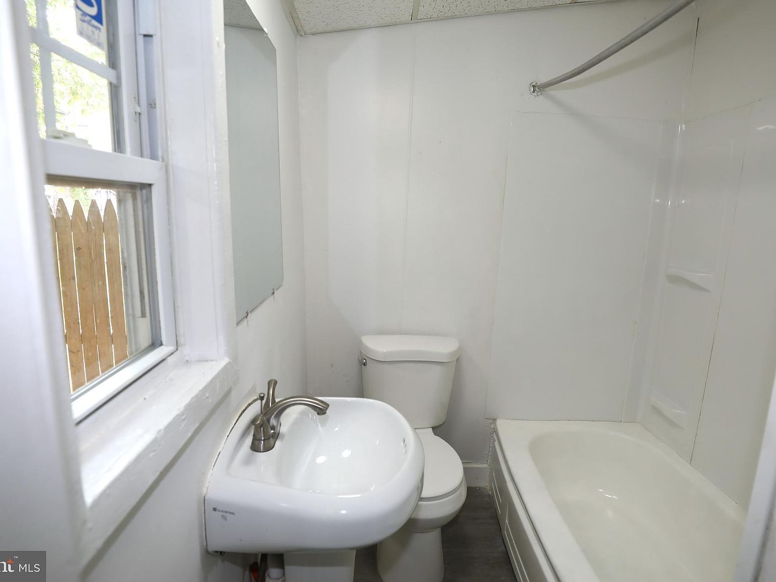 272 270 Hills Pl Trenton, NJ 08611  | Multi Family