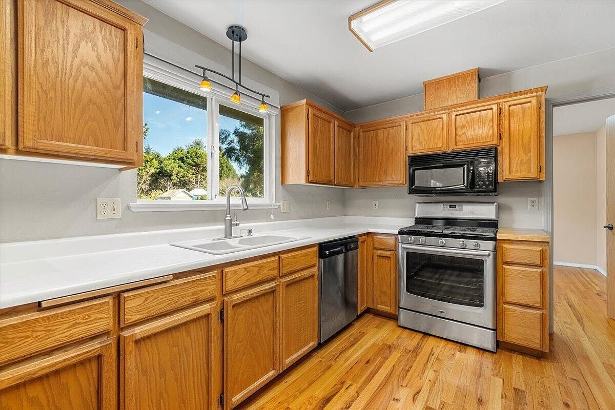 1645 Prairie Hawke Ct McKinleyville, CA 95519 | Single Family