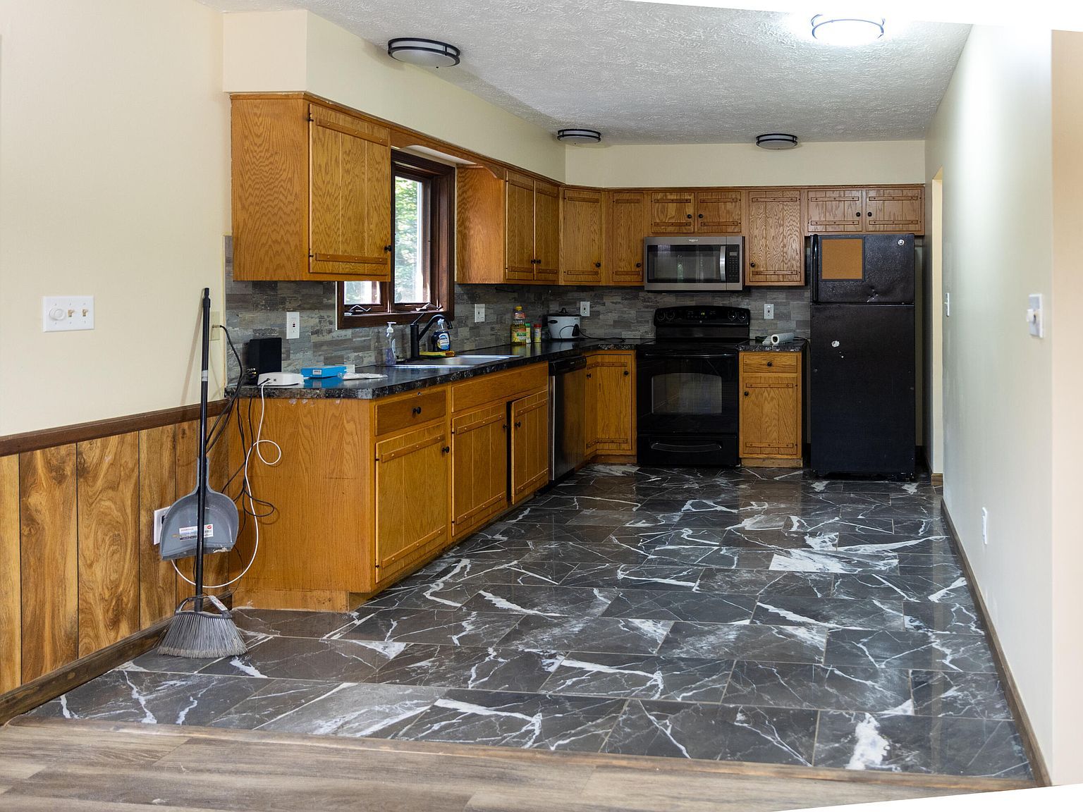 371 Ridge Cir Cresco, PA 18326  | Single Family