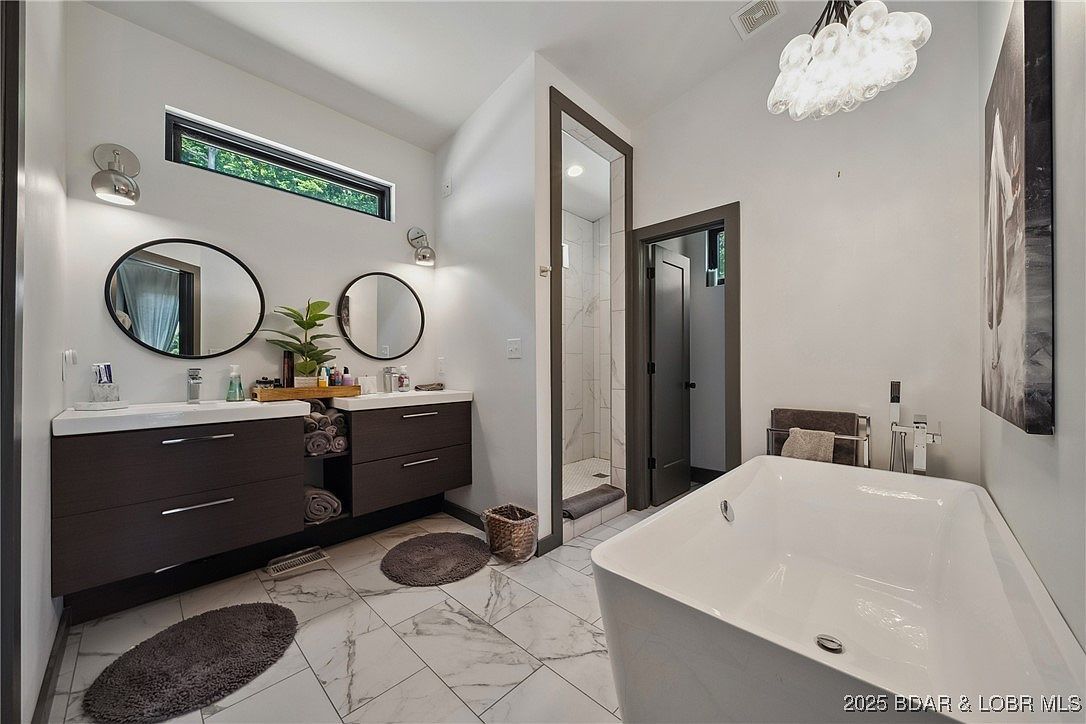 626 Eagle Dr Lake Ozark, MO 65049 | Single Family