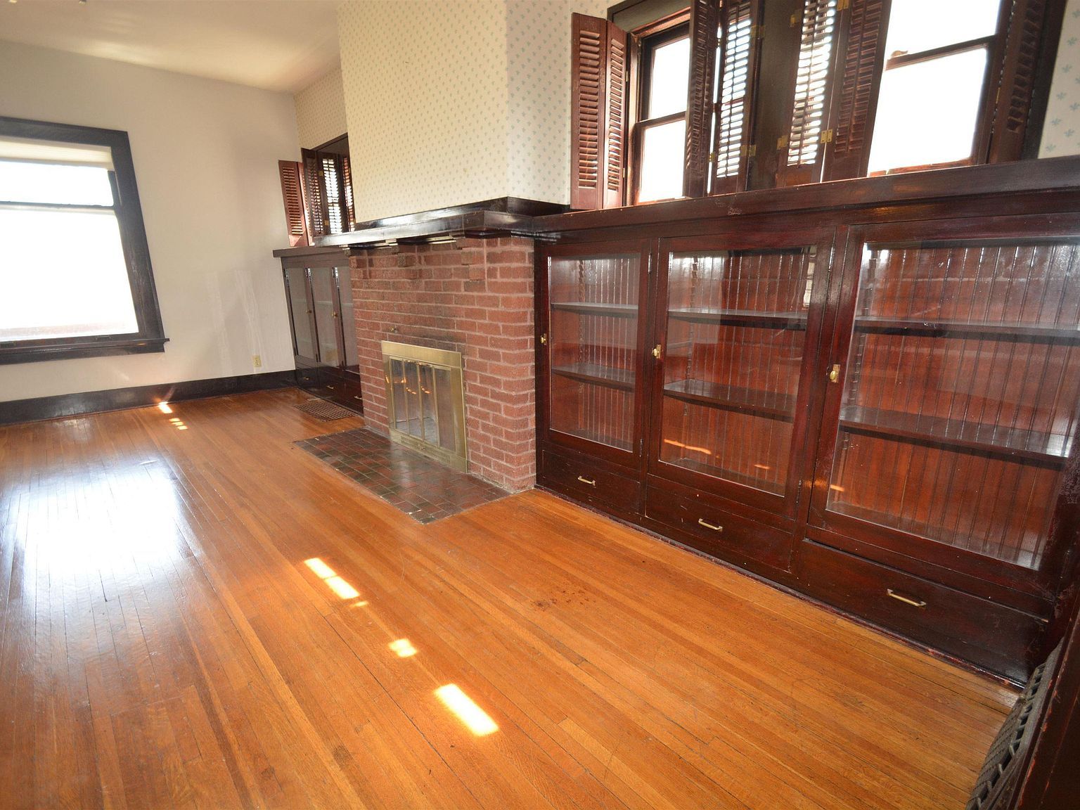 2219 Jackson St Sioux City, IA 51104  | Single Family