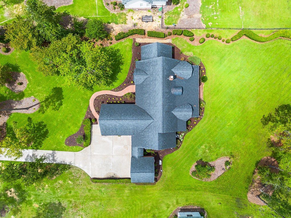 161 Greentree Dr Broxton, GA 31519  | Single Family