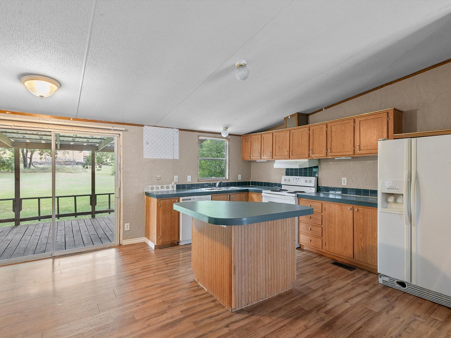 1102 15th St Bridgeport, TX 76426  | New build