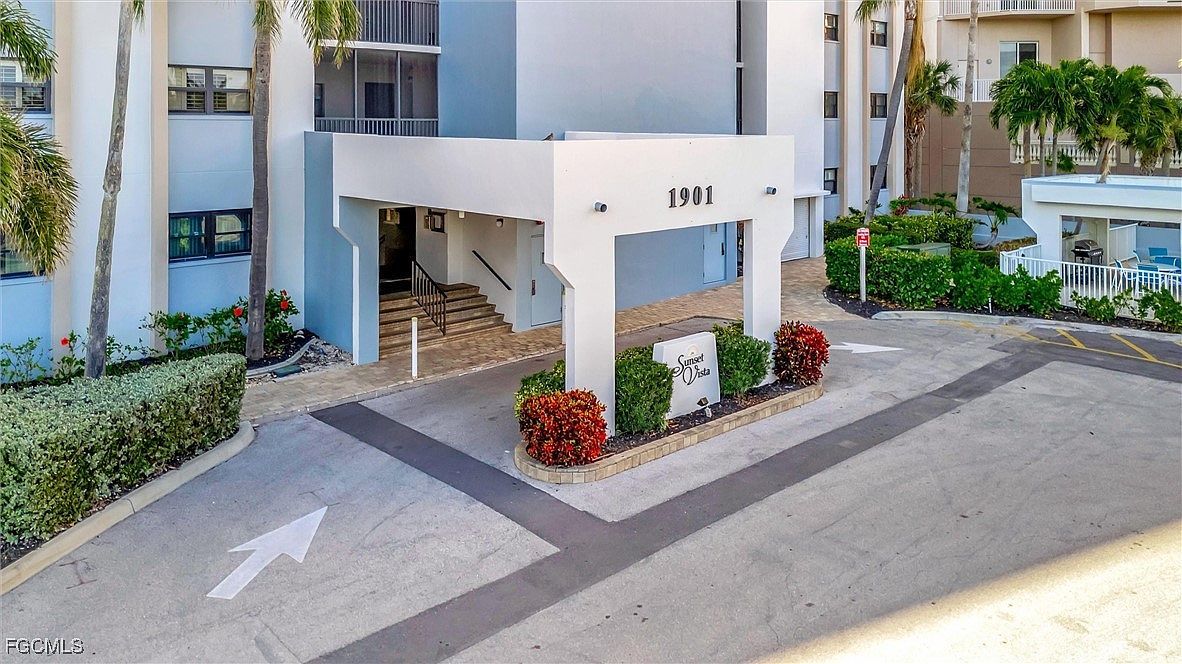 1901 Clifford St APT 1001 Fort Myers, FL 33901  | Condominium