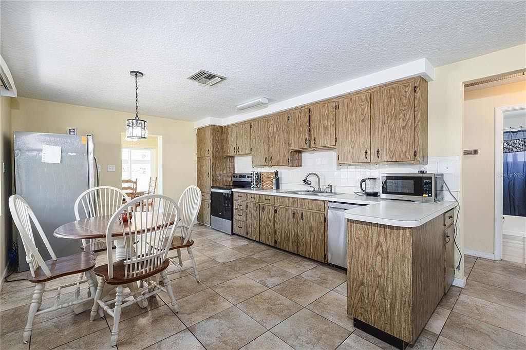 903 Virginia Ave Tavares, FL 32778 | Single Family