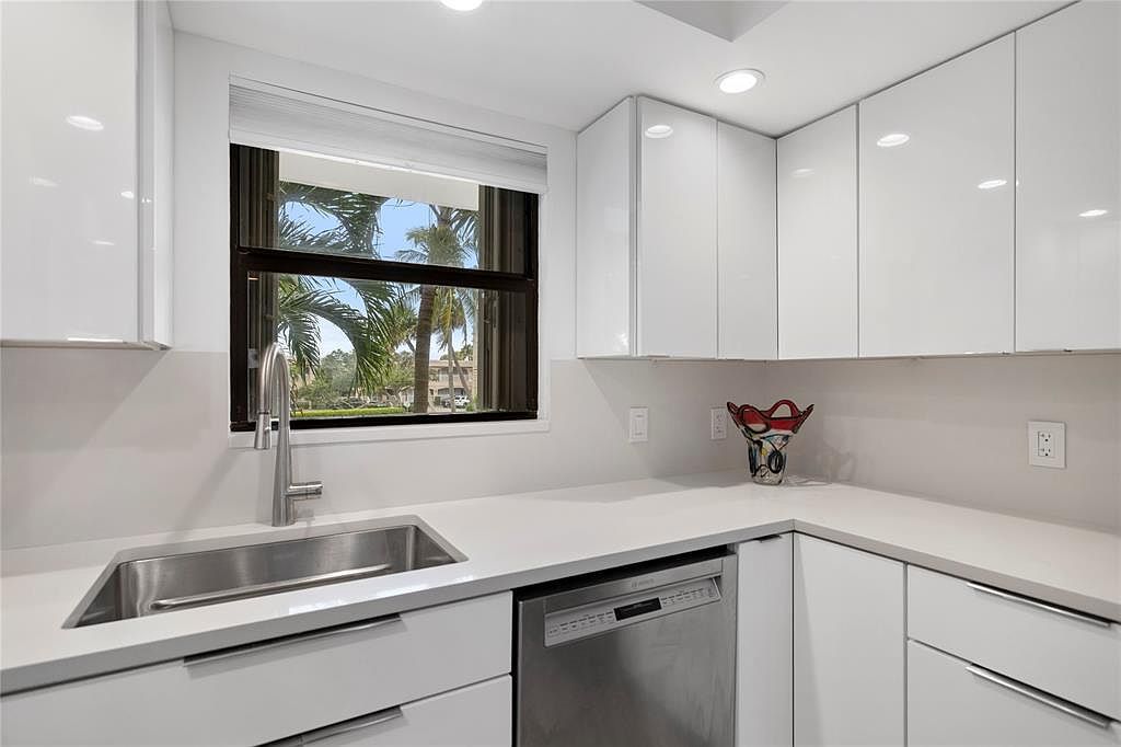 4450 Highway A1a APT 102 Vero Beach, FL 32963 | Condominium