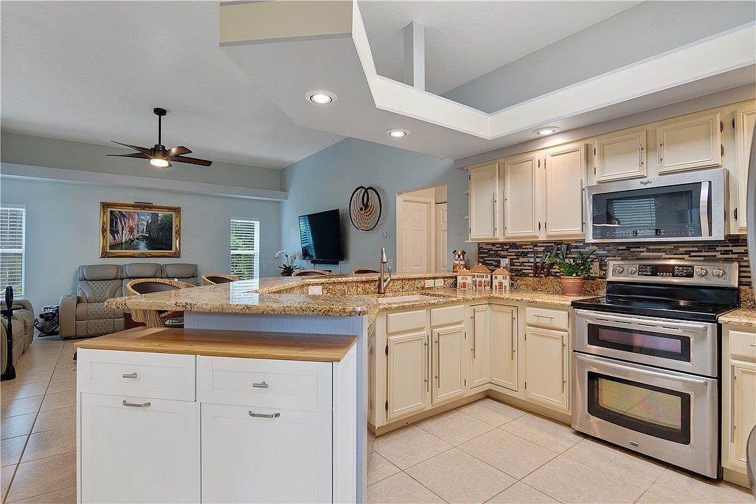 525 46th Ct Vero Beach, FL 32968  | Single Family