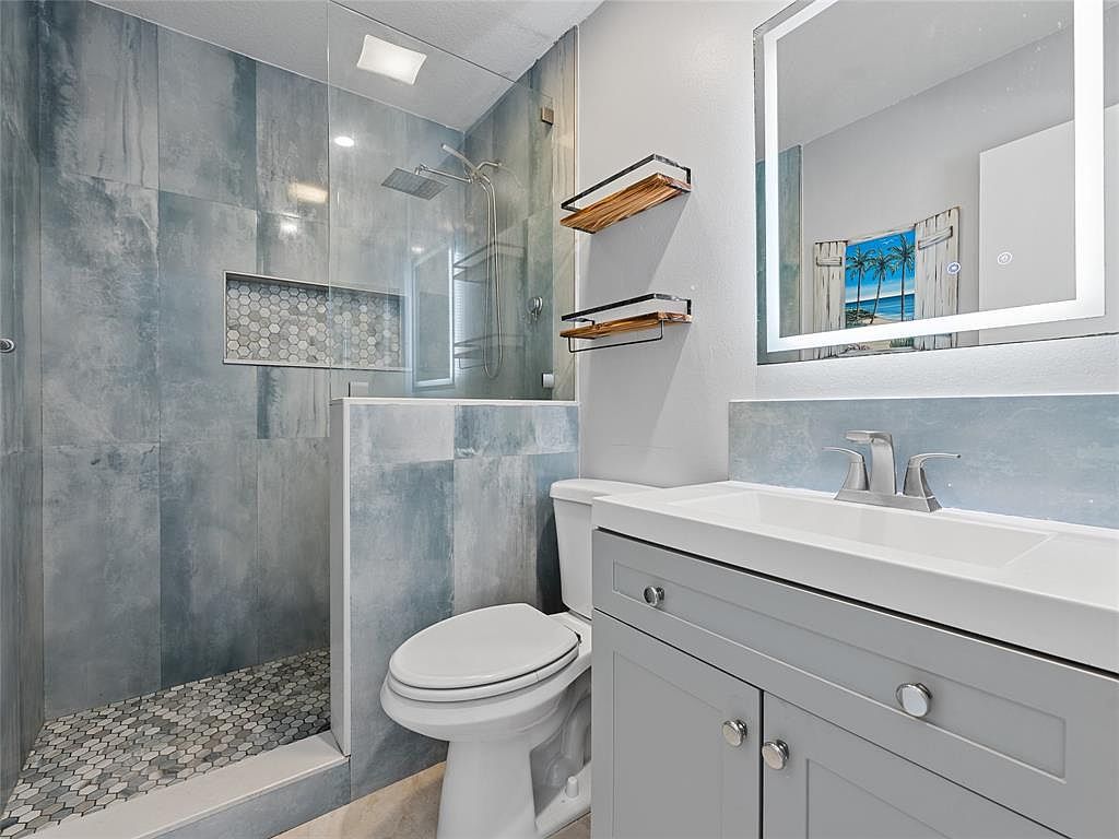 5 Vista Palm Ln APT 207 Vero Beach, FL 32962  | Condominium