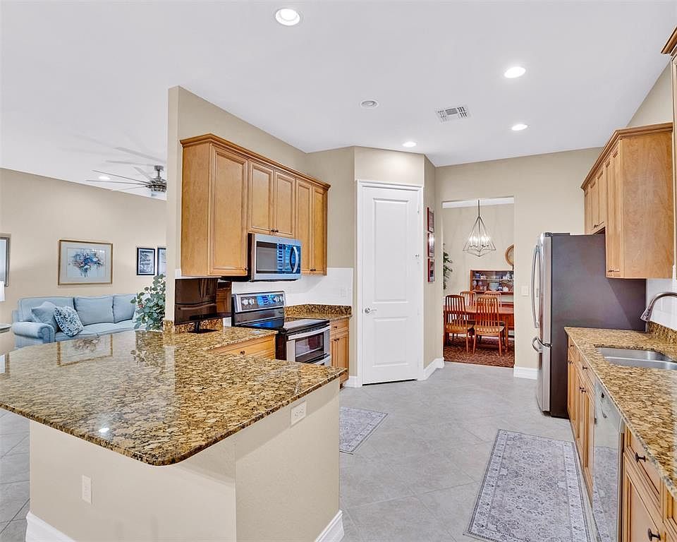 5562 40th Ave Vero Beach, FL 32967  | Single Family