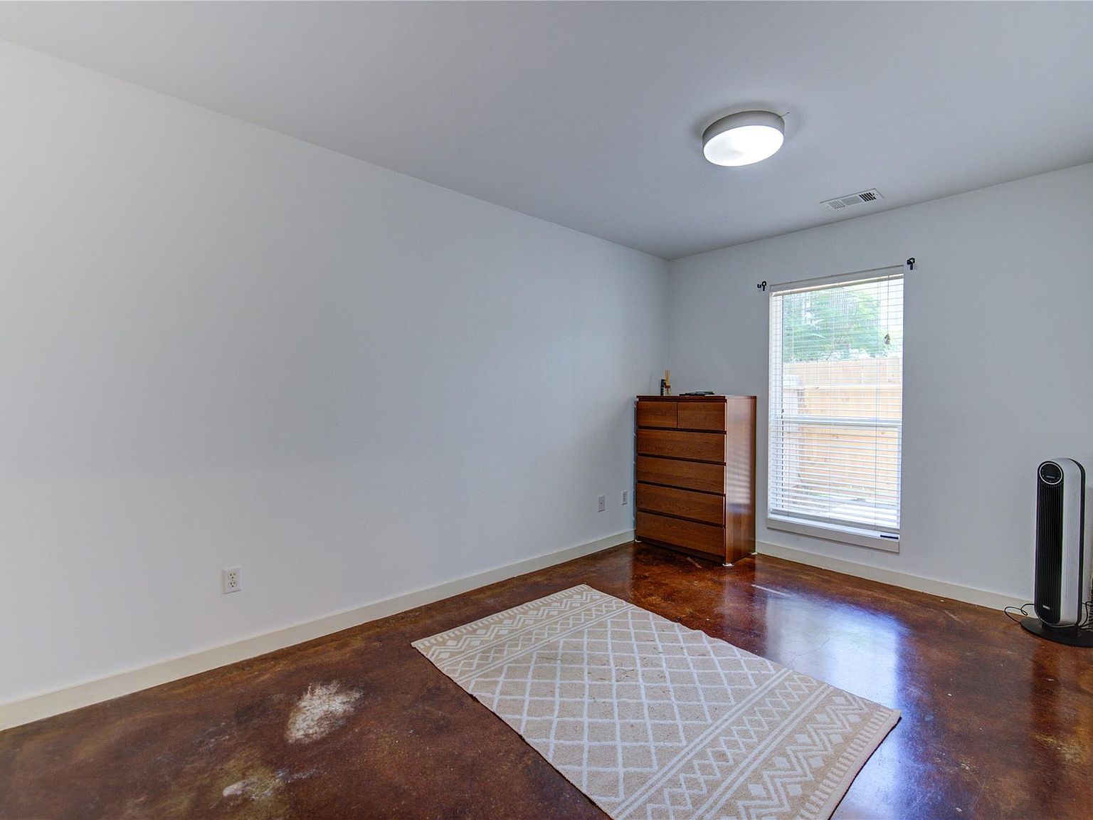 648 Lester St Houston, TX 77007  | Single Family