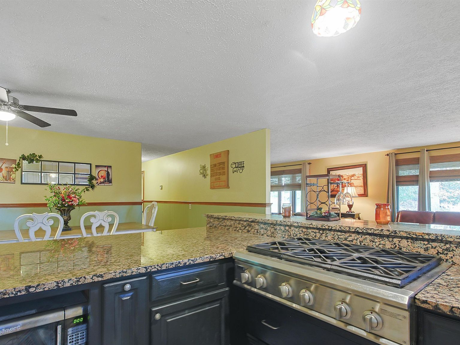 15 White Oak Ln Metropolis, IL 62960  | Single Family