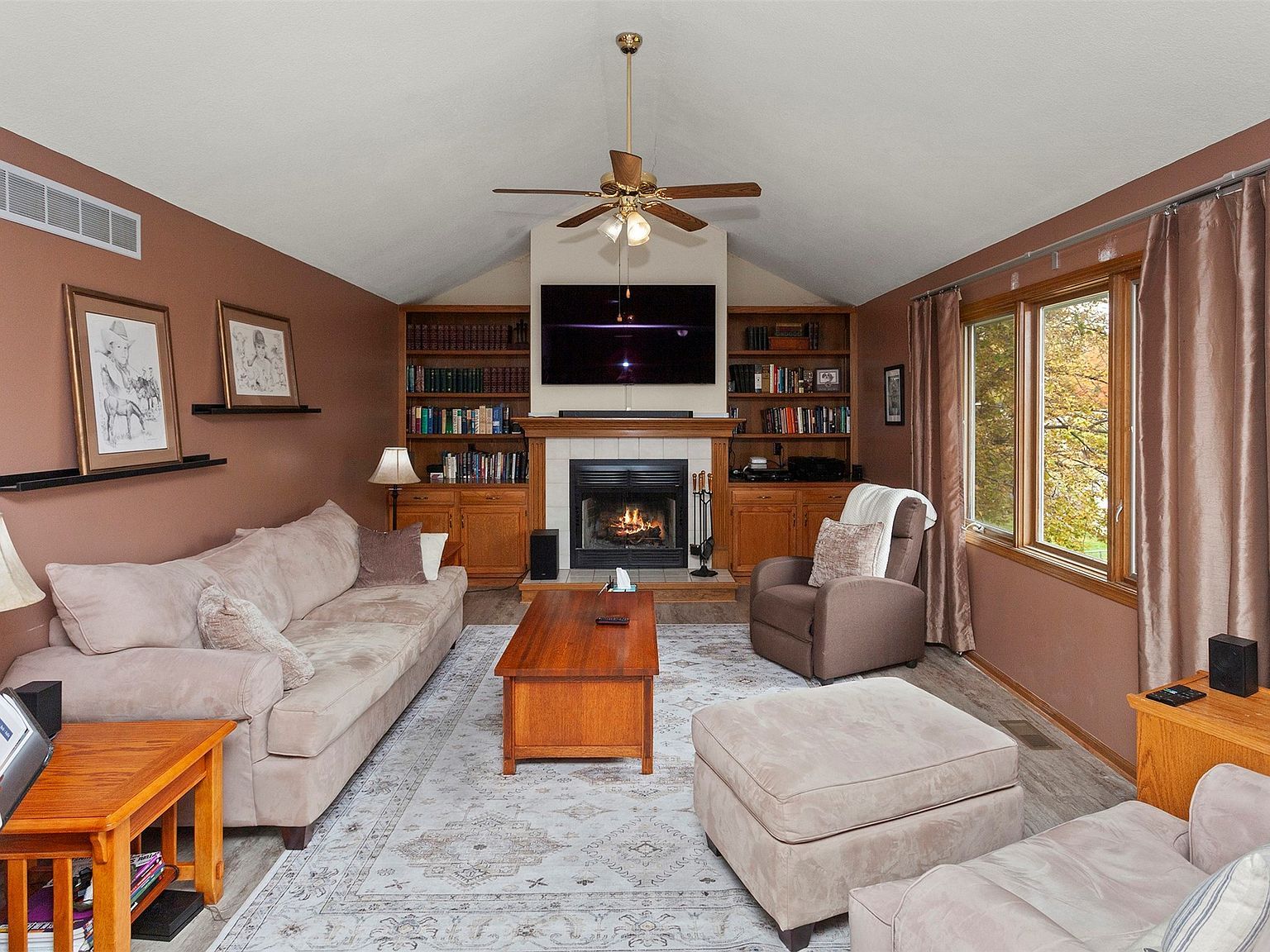 516 Sunrise Cir Pleasant Hill, IA 50327 | Single Family