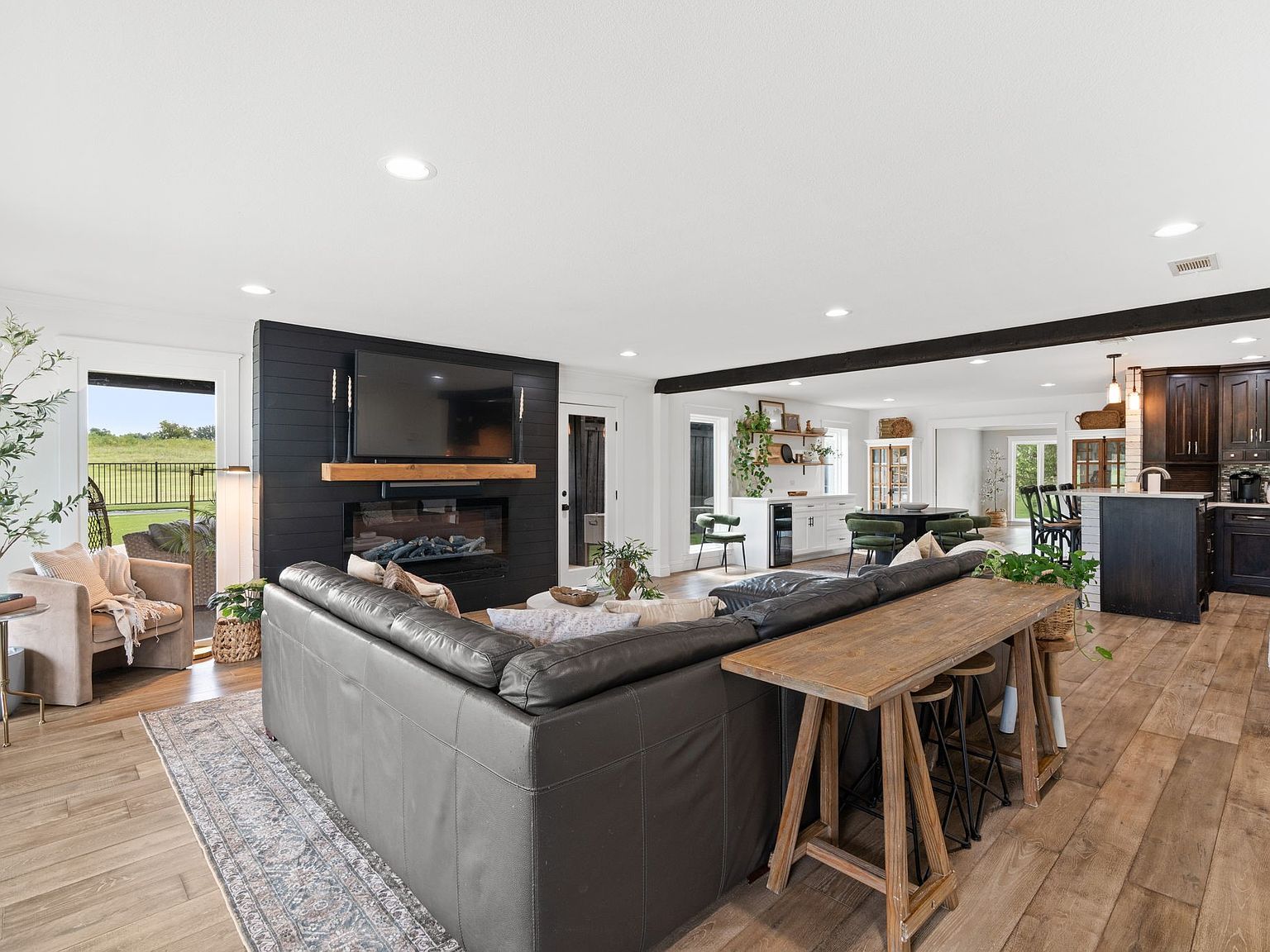 2402 Country Club Rd Ennis, TX 75119  | Single Family