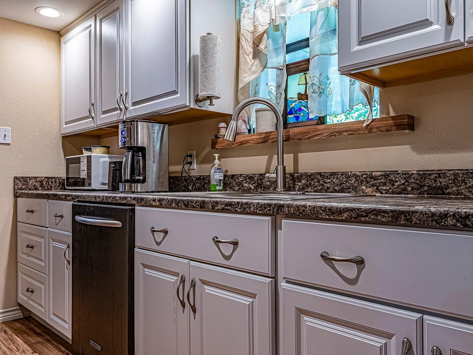 220 Commanche Dr Onalaska, TX 77360 | Single Family