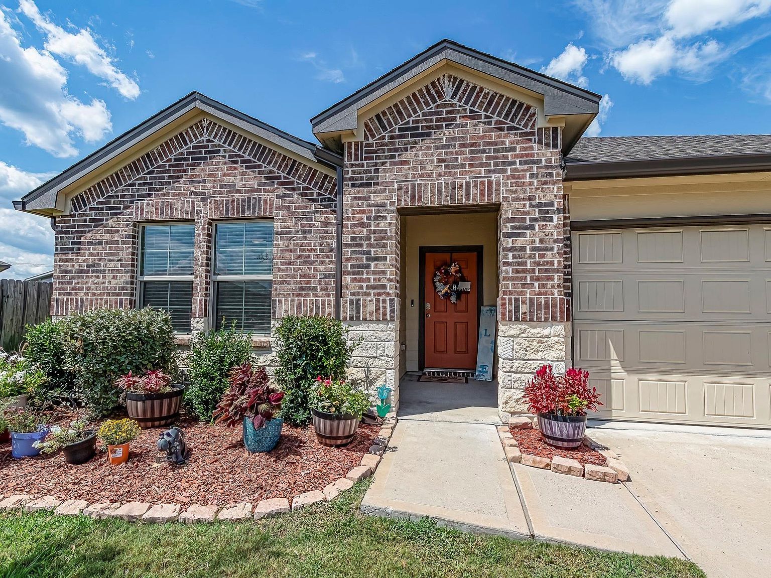 105 Blanco Dr Huntsville, TX 77340  | Single Family