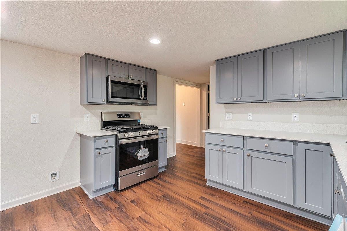 112 Abbey Ln Smithville, TX 78957  | Multi Family