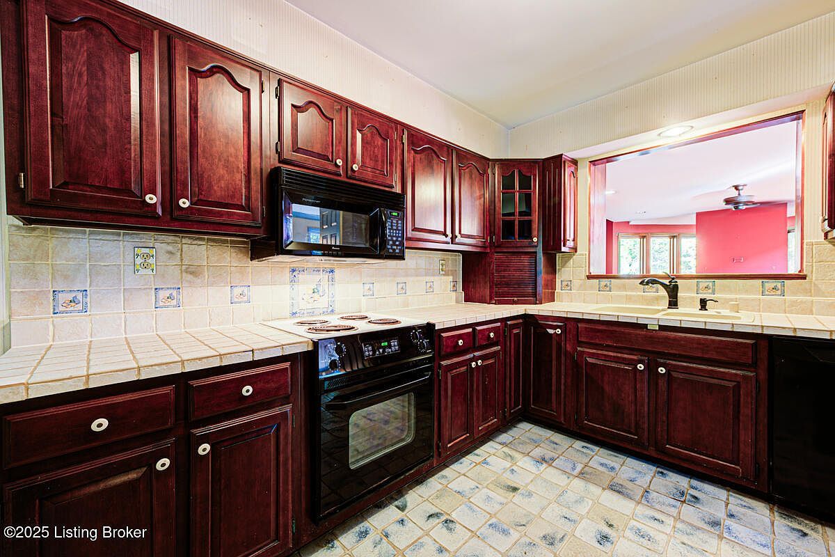 9020 Woodlily Trl Louisville, KY 40229  | Single Family