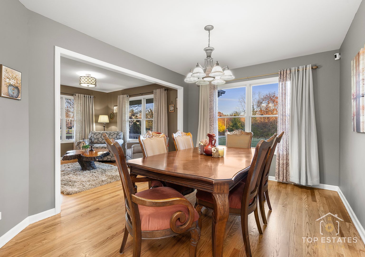 2303 Fox Bluff Ln Spring Grove, IL 60081 | Single Family