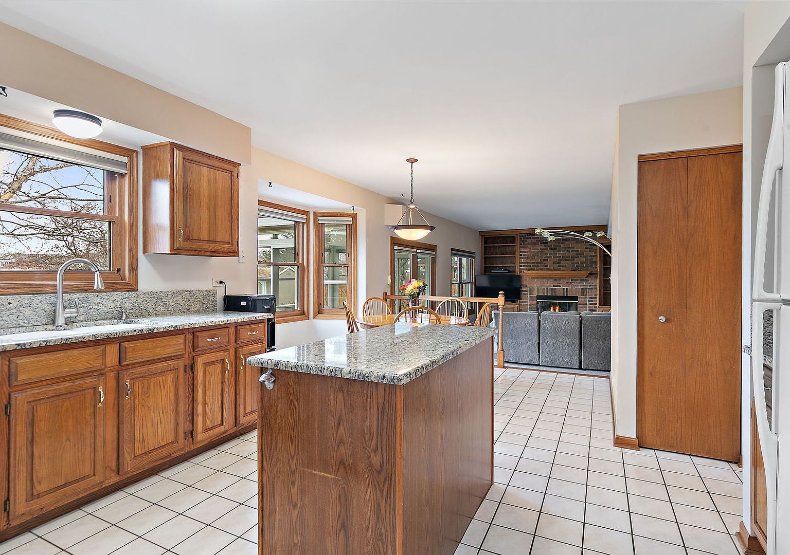 160 Brentwood Trl Elgin, IL 60120 | Single Family