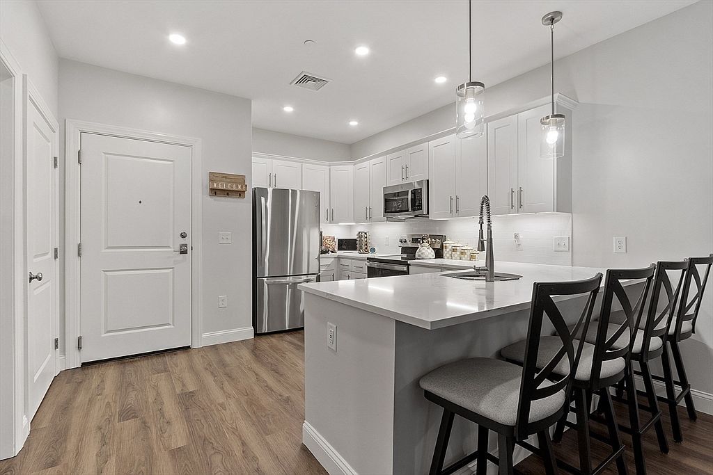 3202 Briarwood Vlg #3202 Clinton, MA 01510 | Condominium