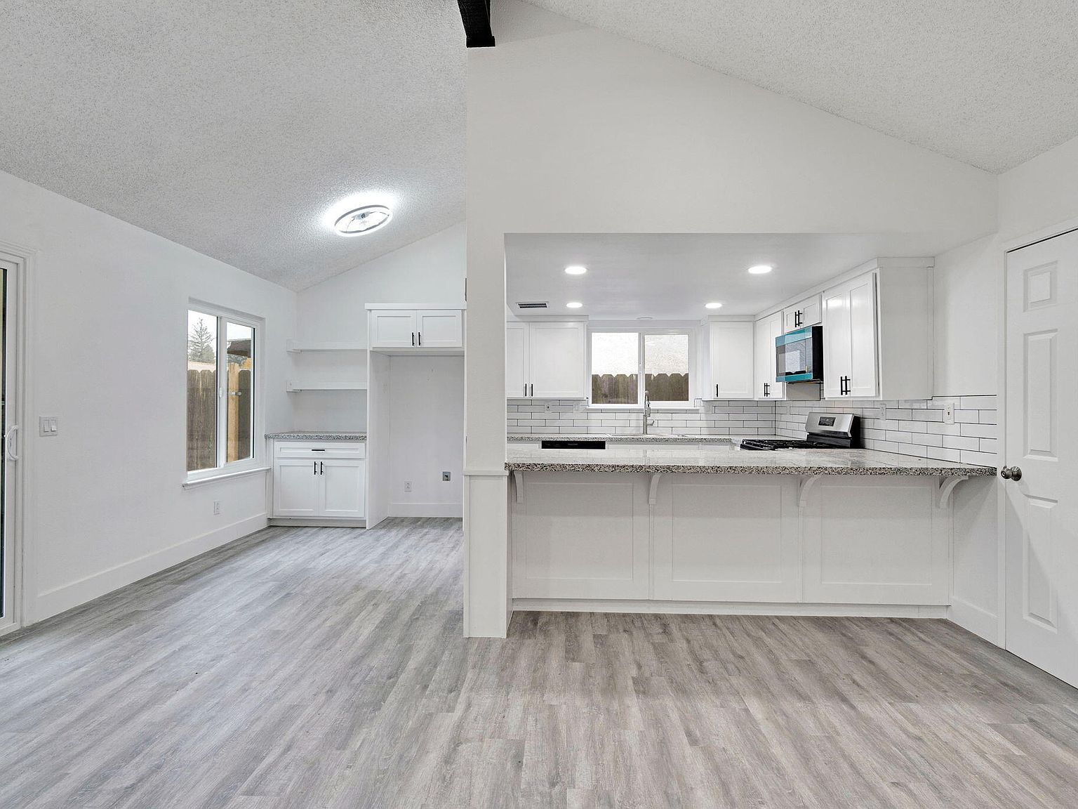 2808 Riverview Dr Madera, CA 93637  | Single Family