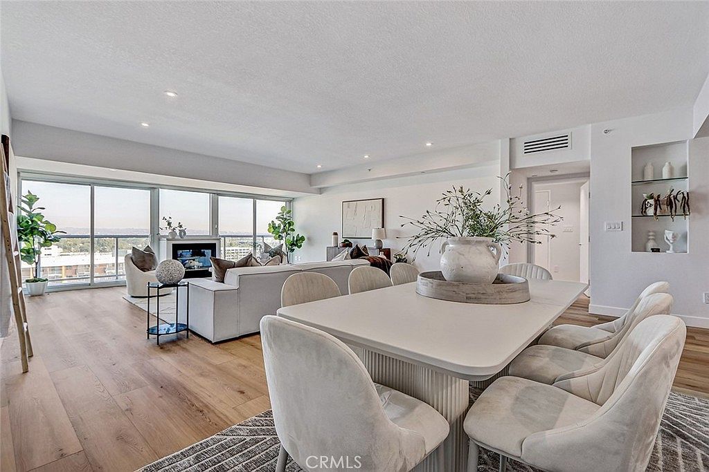 13600 Marina Pointe Dr Unit 905 Venice, CA 90292  | Condominium