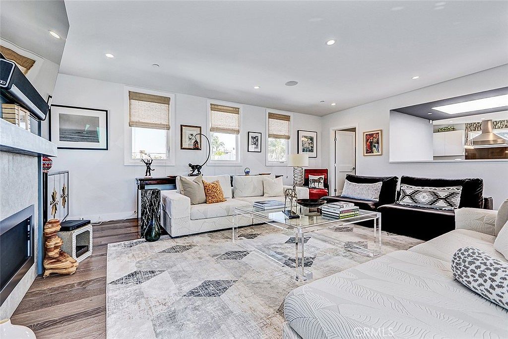 1074 7th St Hermosa Beach, CA 90254 | New build