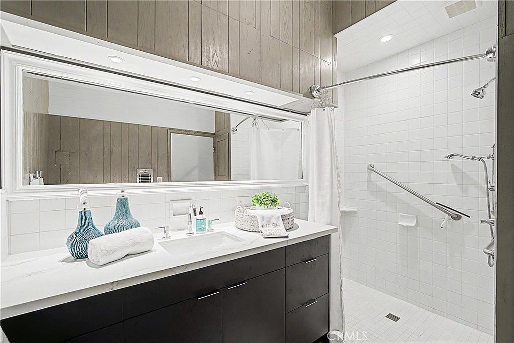 201 Avenue G Redondo Beach, CA 90277 | Single Family