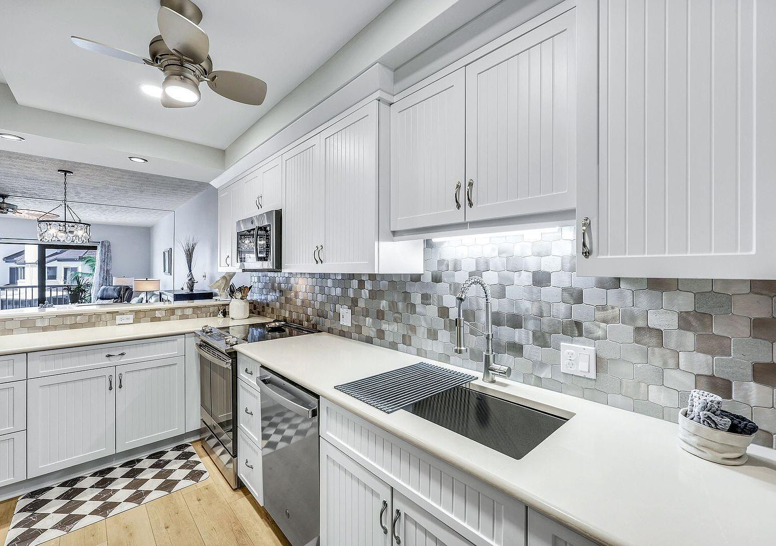 60 Pelican St W #407 Naples, FL 34113  | Condominium