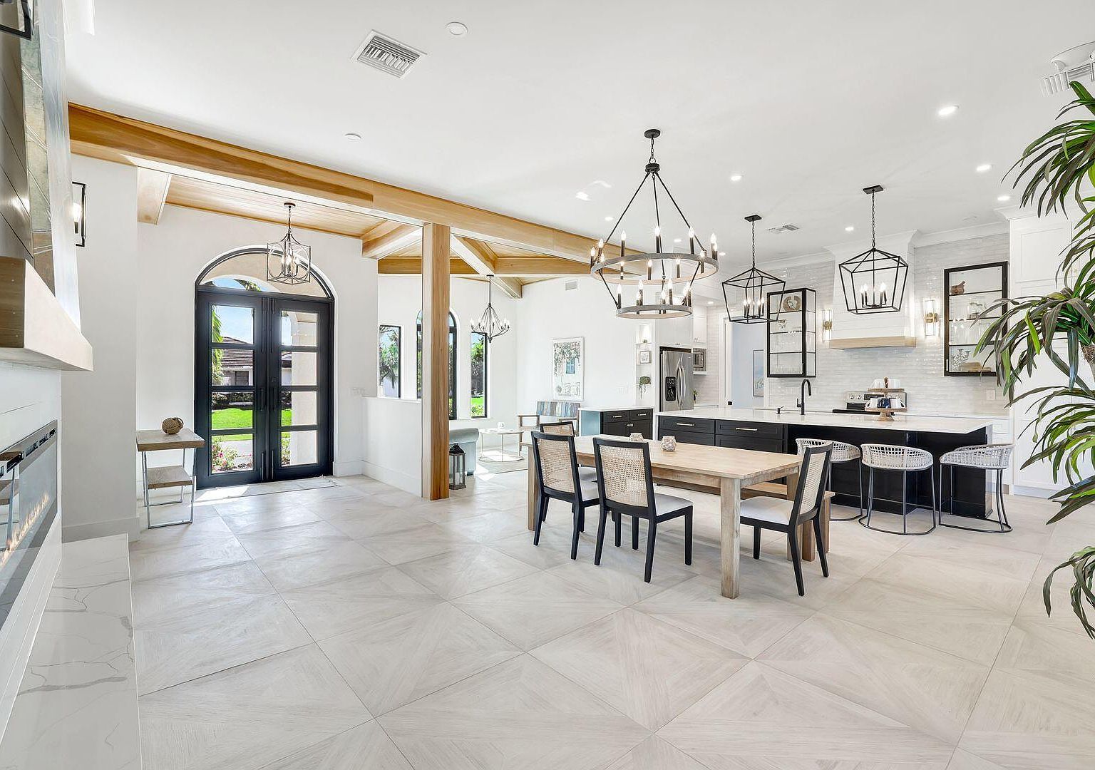 910 Ivory Ct Marco Island, FL 34145 | Single Family