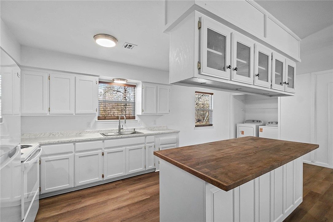 15359 N Medlin Rd Hulbert, OK 74441 | Single Family