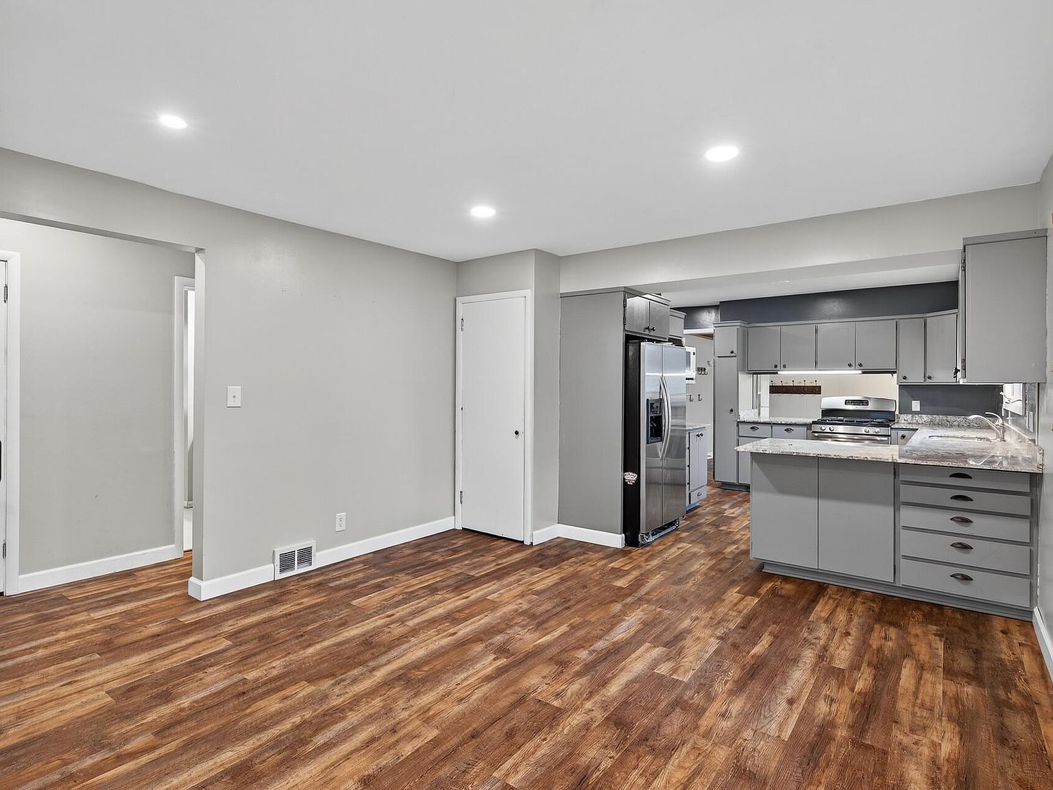 1172 Ottawa Ave West Saint Paul, MN 55118  | Single Family