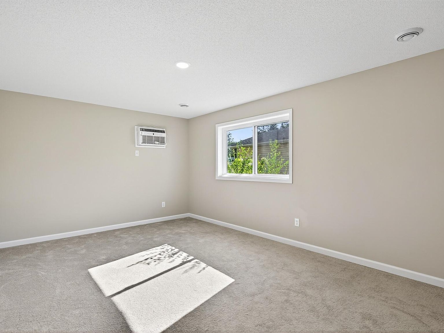 1761 8th Ave Newport, MN 55055  | Condominium