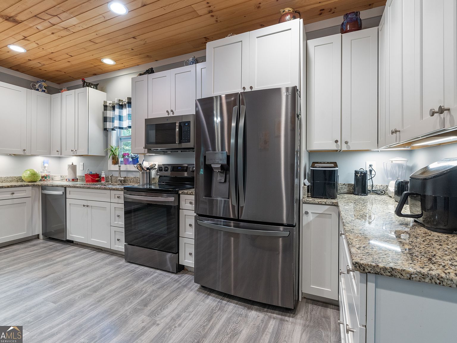 915 Meadow View Rdg Clarkesville, GA 30523  | Single Family