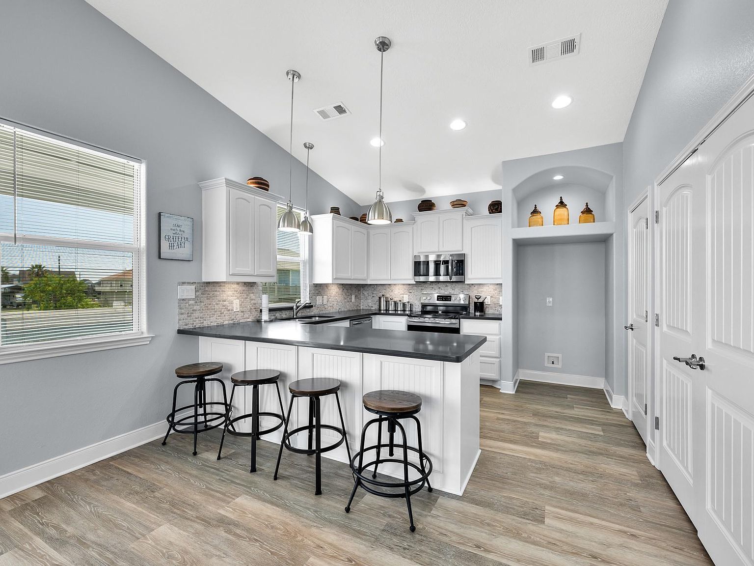 2117 2nd St Pt Bolivar, TX 77650 | Single Family