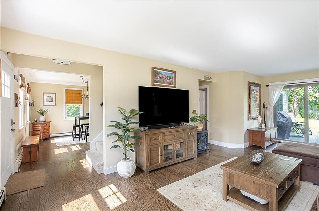 57 Warren Ave Middletown, RI 02842  | Single Family