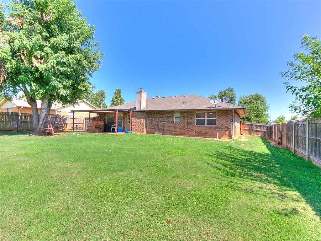 12012 Larkdale Dr Yukon, OK 73099  | Single Family