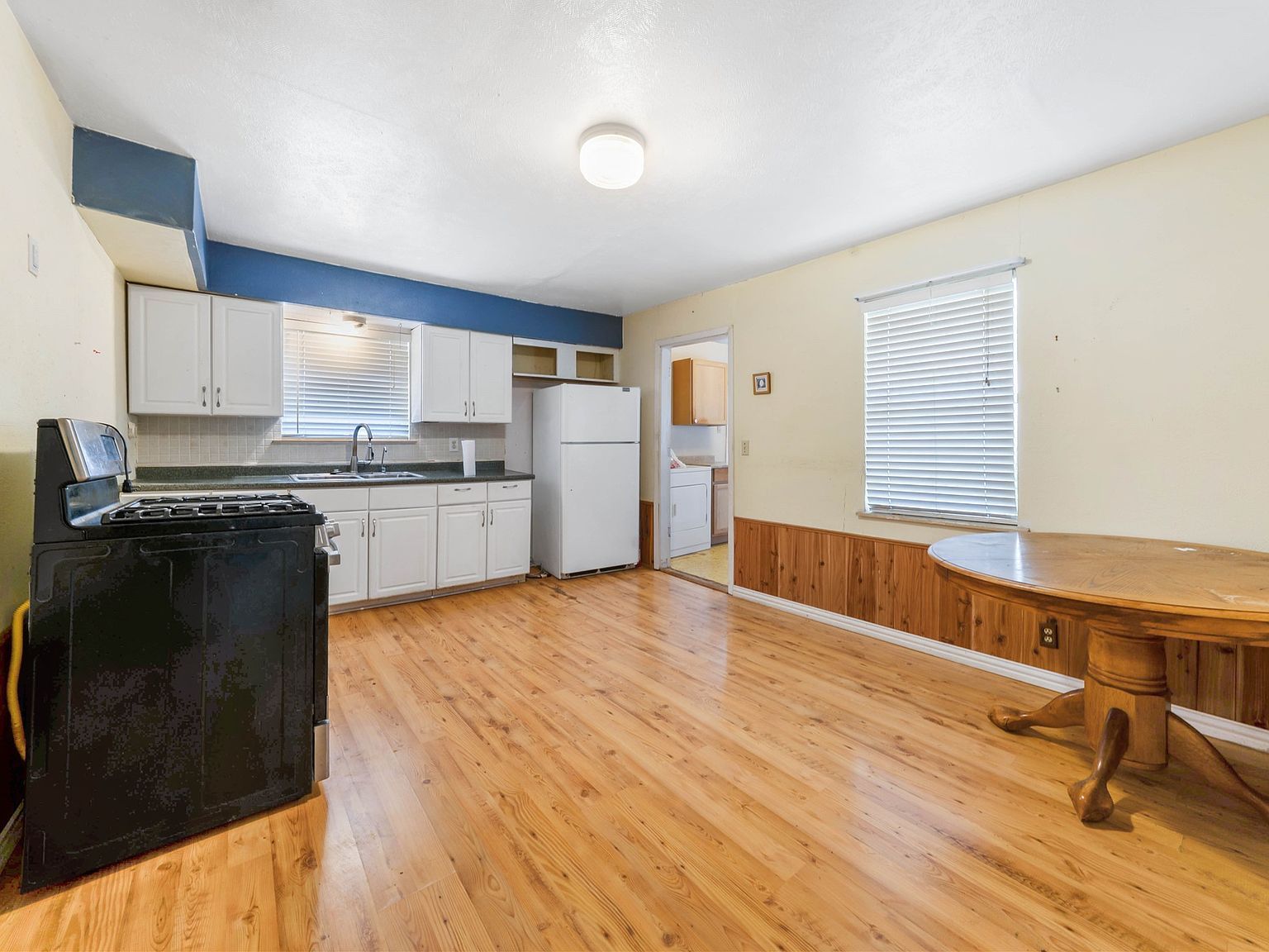 2221 Varsity Dr Grand Prairie, TX 75051  | Single Family