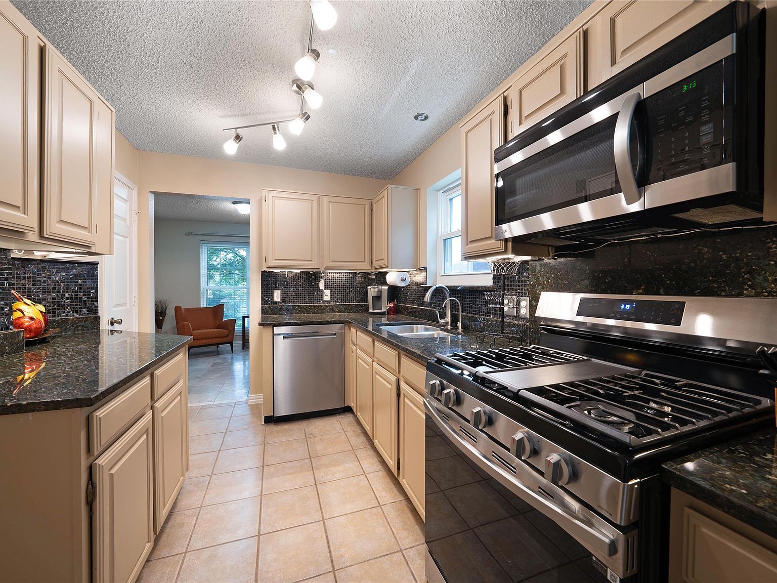 1109 Holly Dr Carrollton, TX 75010  | Single Family