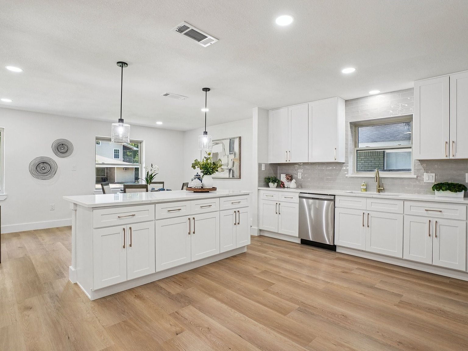 10129 Gateway Ln Dallas, TX 75218 | Single Family