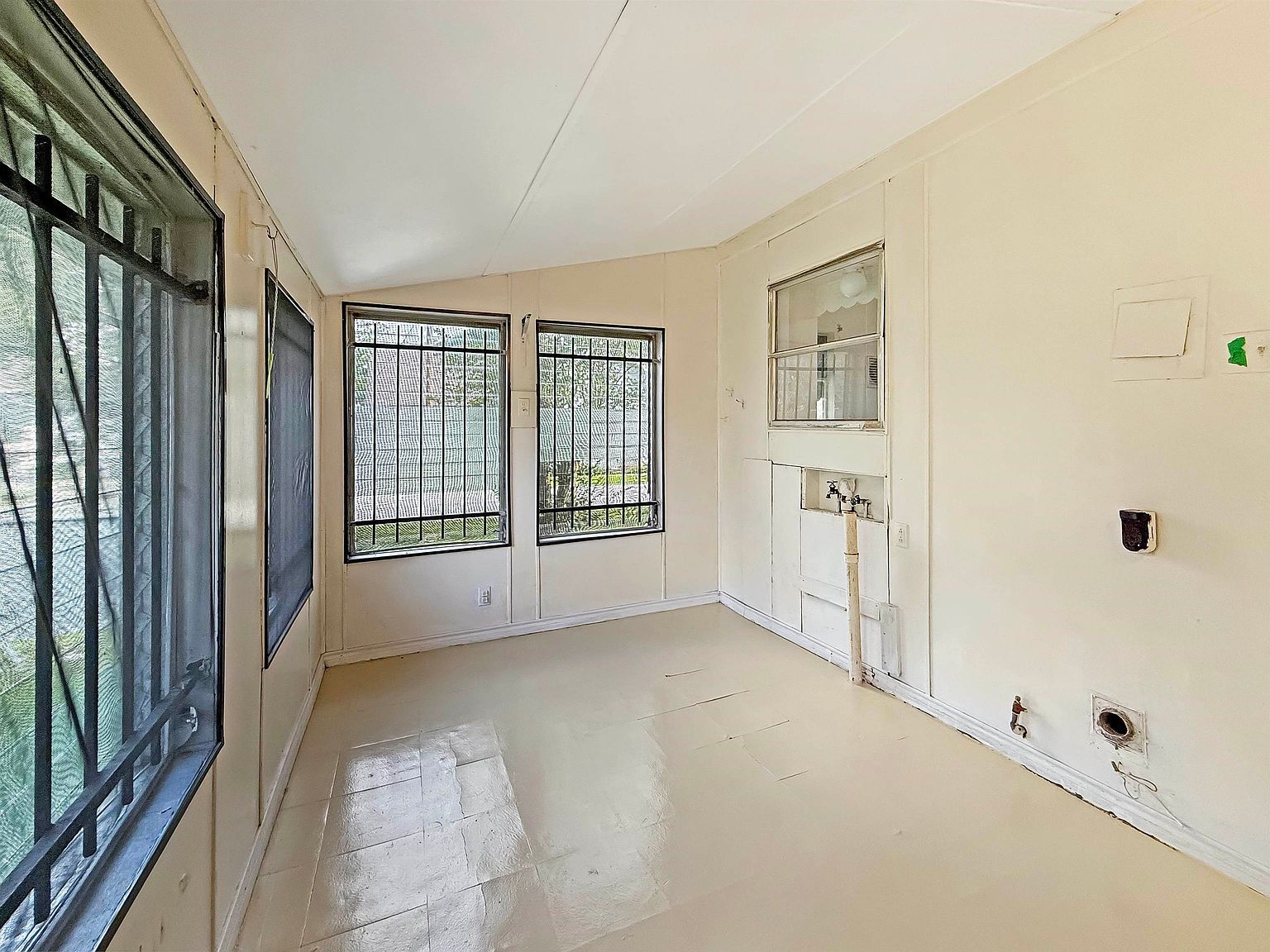 1500 Avenue C Beaumont, TX 77701  | Single Family