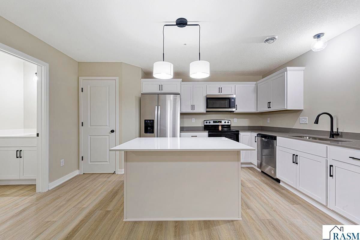 825 Tomahawk Ct Madison Lake, MN 56063  | Single Family