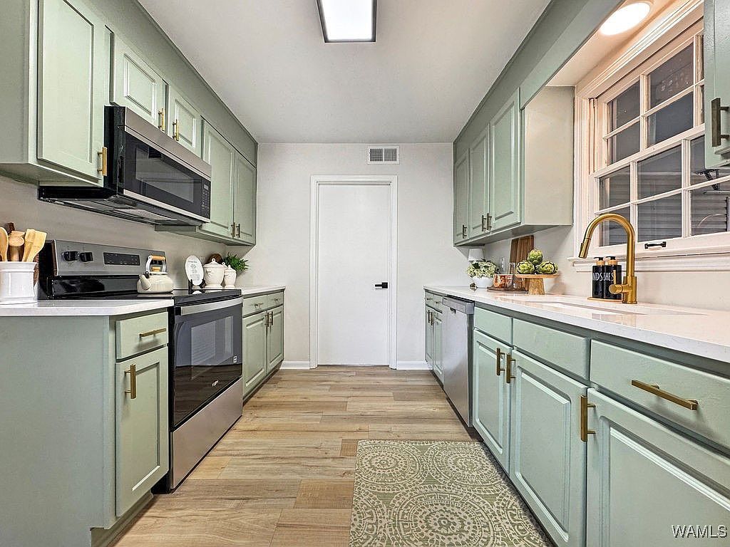 5002 10th Ct E Tuscaloosa, AL 35405  | Single Family