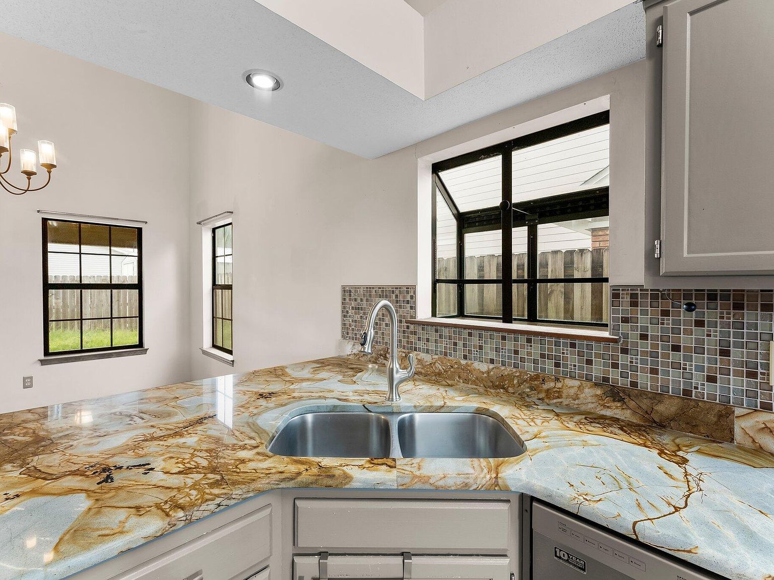 206 Woodland Park Cir Mary Esther, FL 32569 | Single Family