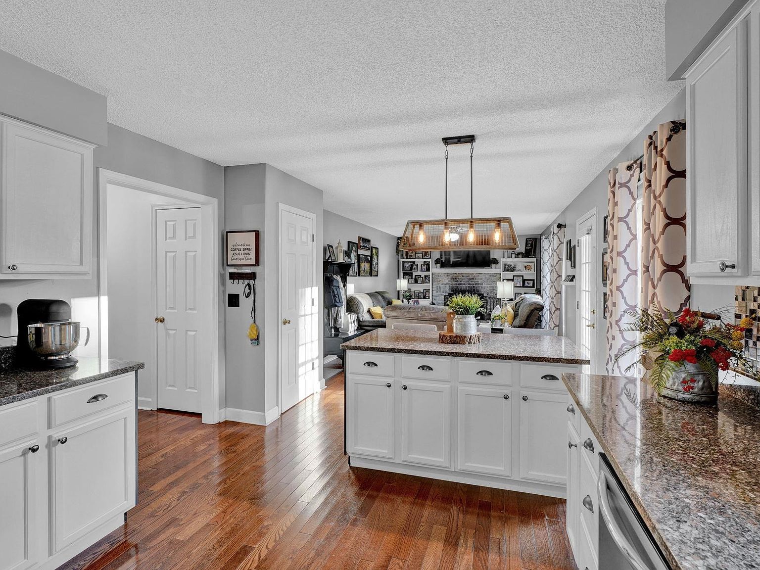 1515 Savannah Dr Madisonville, KY 42431  | Single Family